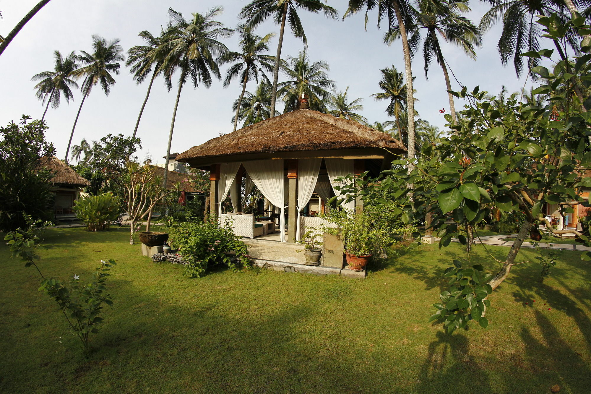 Bayshore Villa Manggis  Exterior photo